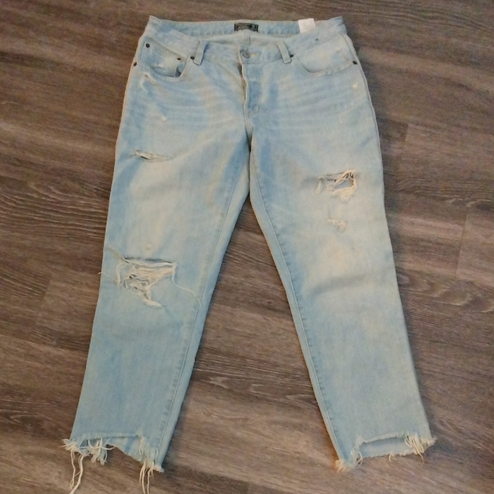 ABERCROMBIE & FITCH- Ames Low Rise Slim Boyfriend Jeans Size 28